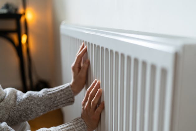 Radiator not heating up? Causes and easy checks